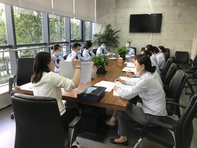 5月22日下午,由曲江新区教育局业务负责人就营利性民办非学历文化教育